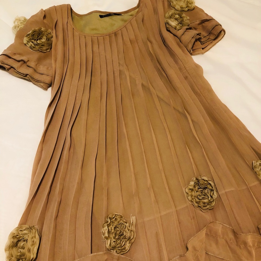 Dress - Picture 2 of 4